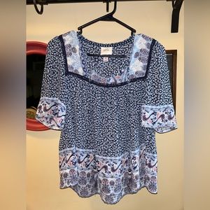 Blue fun patterned blouse